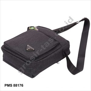 sling bag / tas selempang